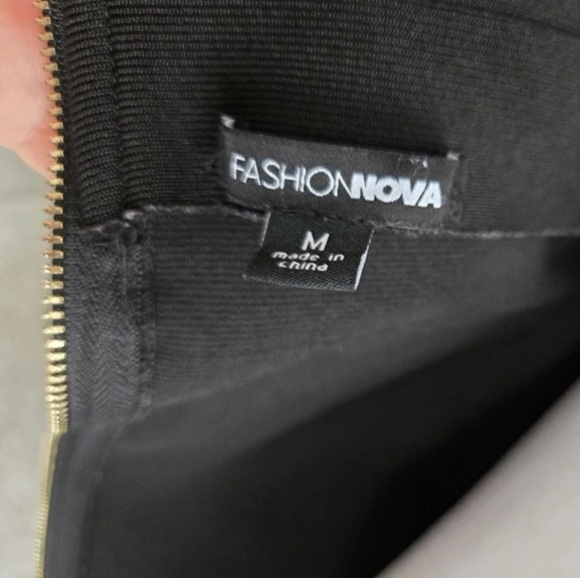 Women's Dress Size Medium Bodycon Off Shoulders Zip Up Back - Picture 3 of 4